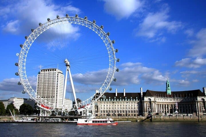 Door to Door Private Transfer from Southampton to London