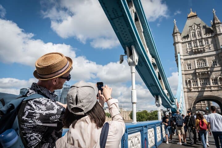 Best of London Walking Tour with Tower of London & Tower Bridge!