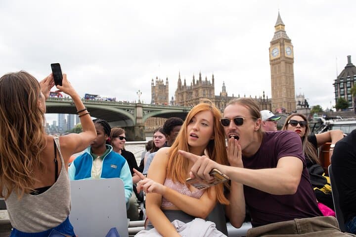 Harry Potter Film Location Walking Tour & Thames River Cruise