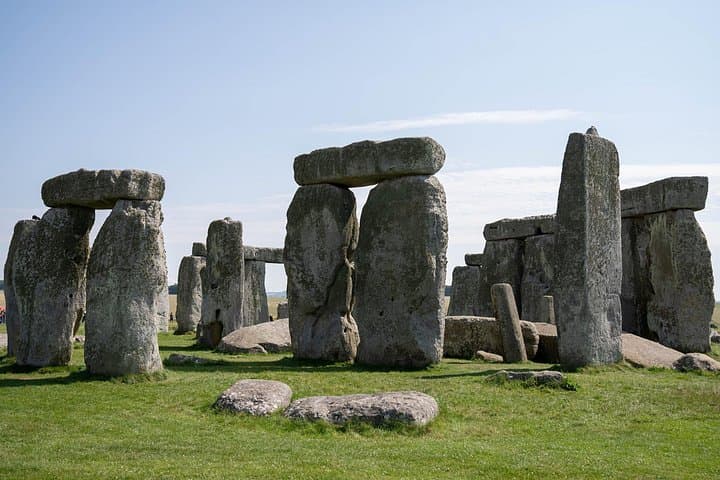 Stonehenge and Windsor Castle Private Luxury Tour from London