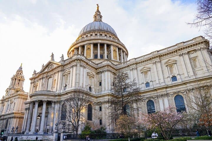 Explore London’s Landmarks on an Express Private Tour