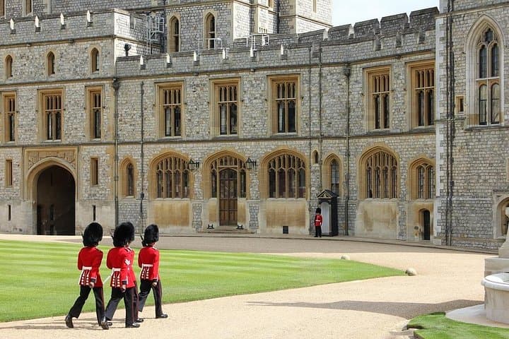 London to Windsor Castle Stonehenge and City of Bath Private Trip