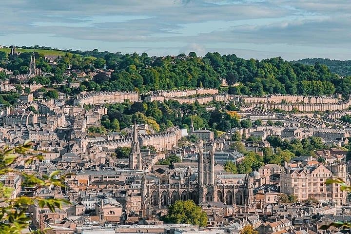 Bath Bridgerton walking tour of filming location with Mobile App