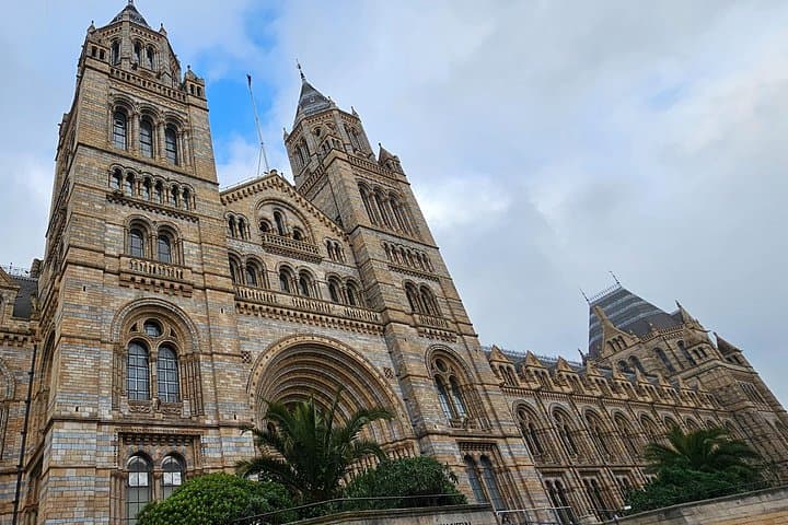 Royal Kensington Walking Tour