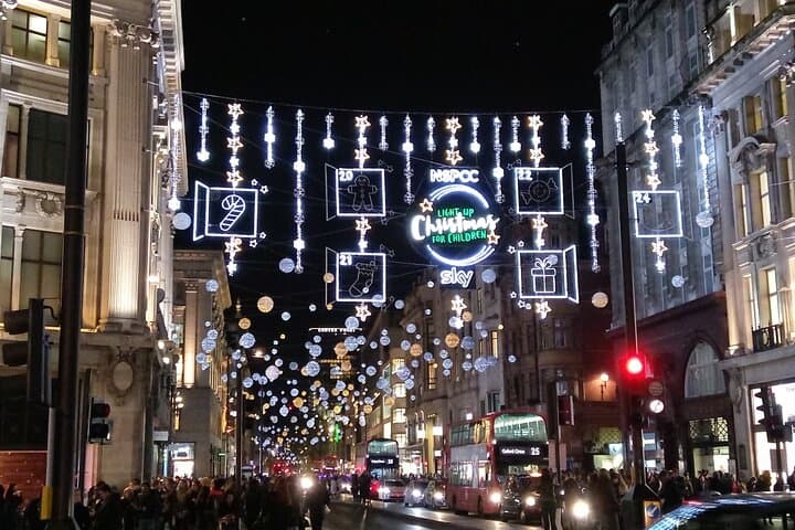 London Christmas Lights Open-Top Bus Tour with live guide