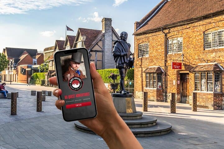 Stratford-upon-Avon: Self-Guided Walk & Interactive Treasure Hunt