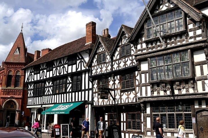 Stratford-upon-Avon: Self-Guided Walk & Interactive Treasure Hunt