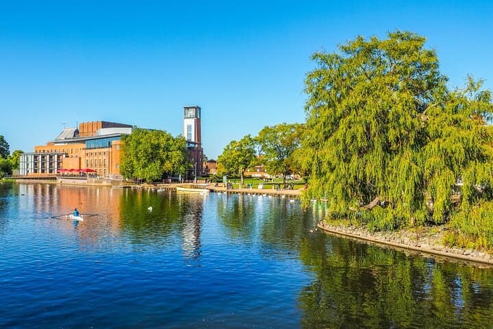 Stratford-upon-Avon: Self-Guided Walk & Interactive Treasure Hunt