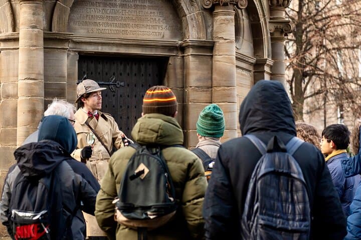 Edinburgh Historical Gems Tour with Whisky & Local Flavours