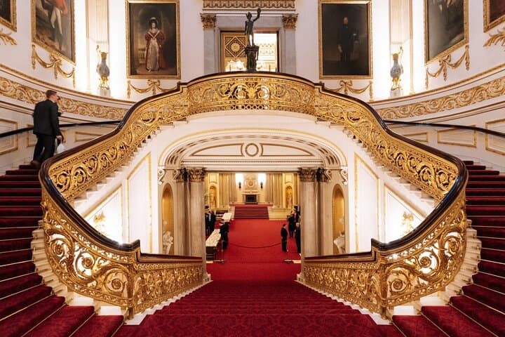 Enter Buckingham Palace & See The Main Westminster Sights Tour