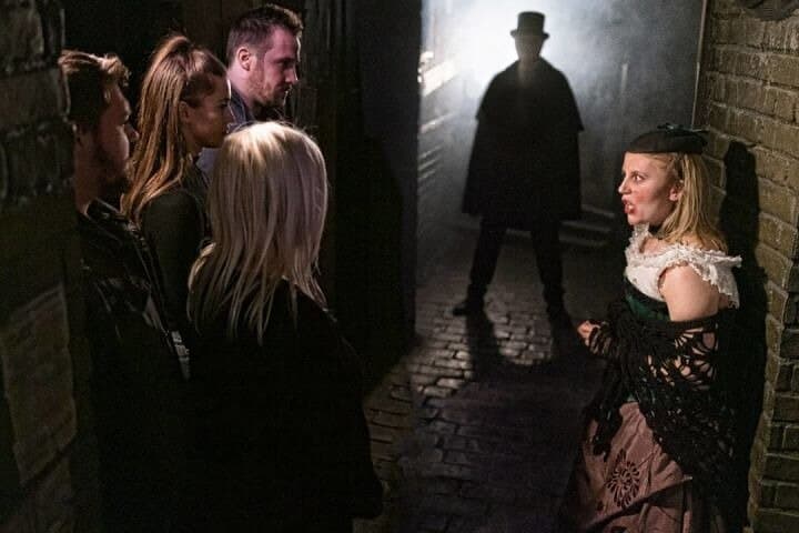 See 30 London Sights & Visit The London Dungeon!