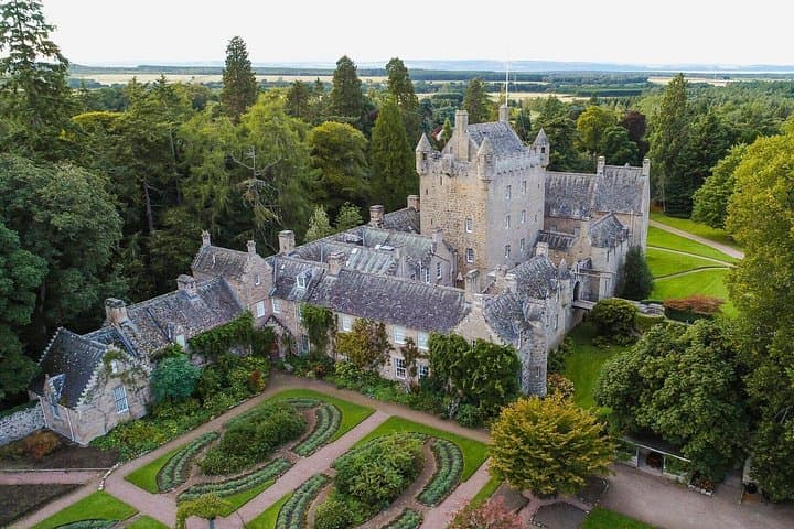 From Inverness: Cawdor Castle, Cairngorms and Highland Coos