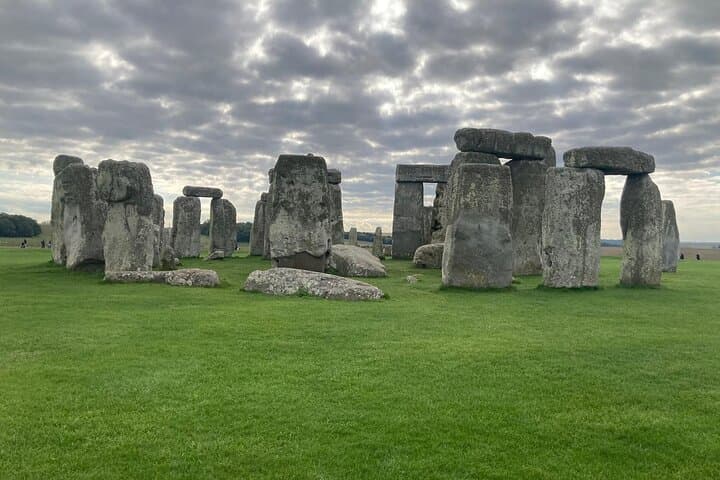 London to Southampton Via Stonehenge One-Way Private Transfer