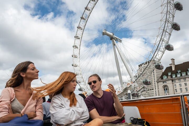 Westminster Walking Tour, River Cruise & Tower of London Entry