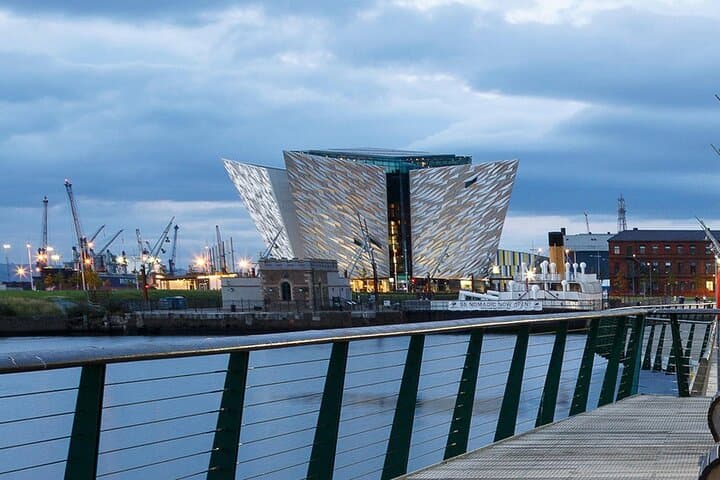 Private Transfer Belfast International Airport BFS to Belfast