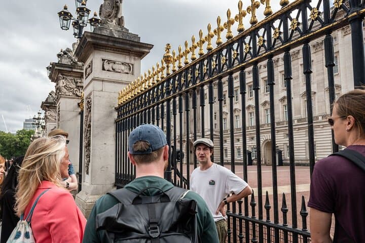 Visit Kew Gardens & Private 3 Hour Westminster Walking Tour