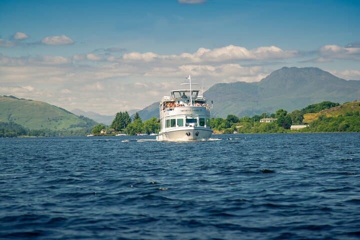 Loch Lomond, Stirling Castle and Kelpies Tour from Edinburgh