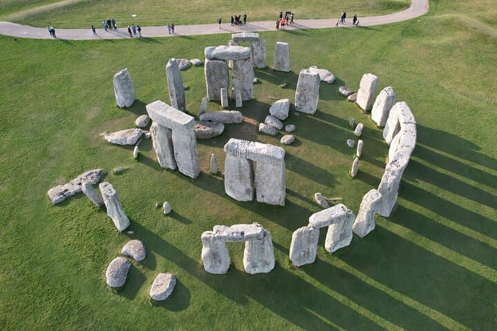 Stonehenge & Salisbury Cathedral: Private Day Trip from London
