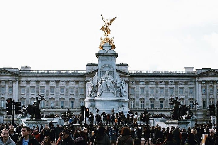Walking Tour in London with Guide + Ebook
