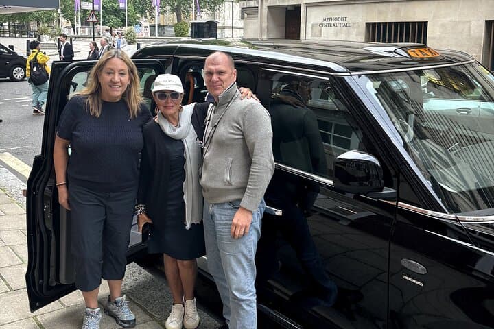 Highlights of London Private Guided Taxi Tour