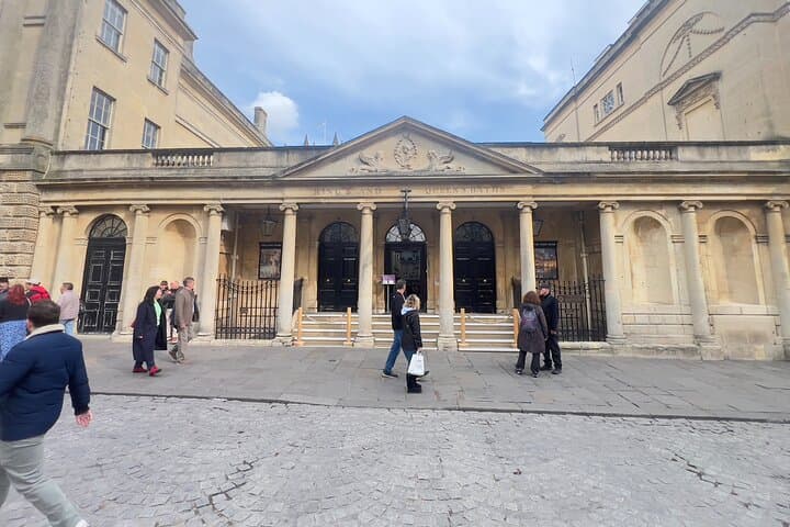 Full Day Private Trip to Stonehenge, Bath, and Cotswolds