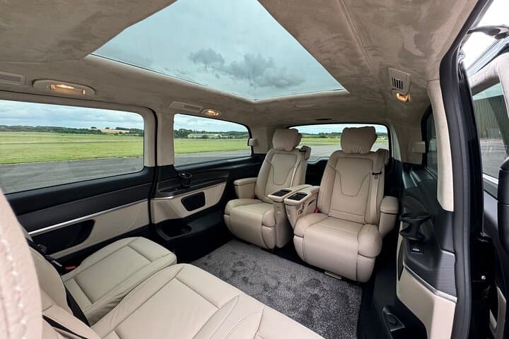 Private Chauffeured Tour to Windsor Stonehenge Bath from London