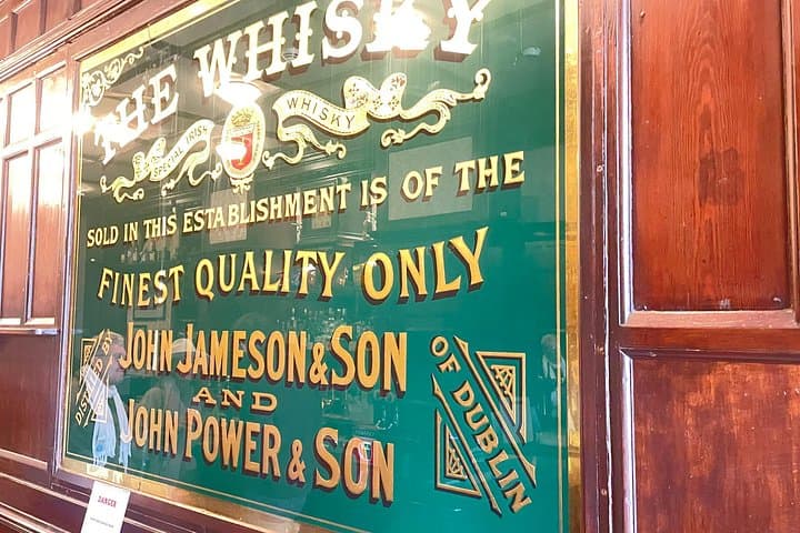 London Historic Pub Tour with Private Guide