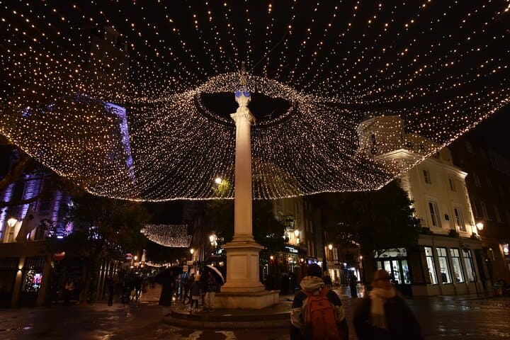London Private Christmas Lights Tour In Iconic Black Cab