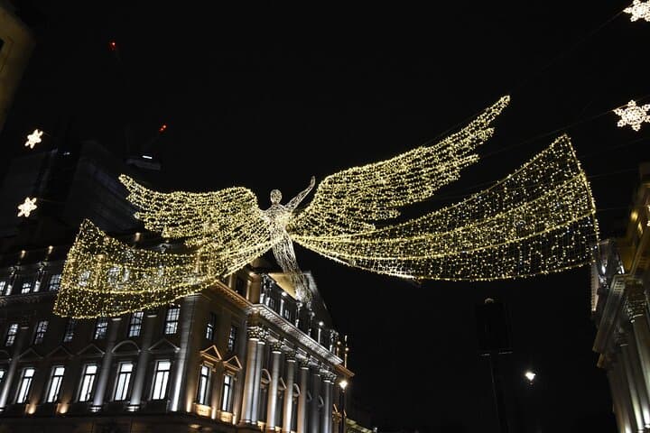 London Private Christmas Lights Tour In Iconic Black Cab