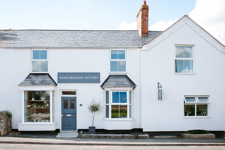 Potter's Wheel Taster Experience in the North Cotswolds
