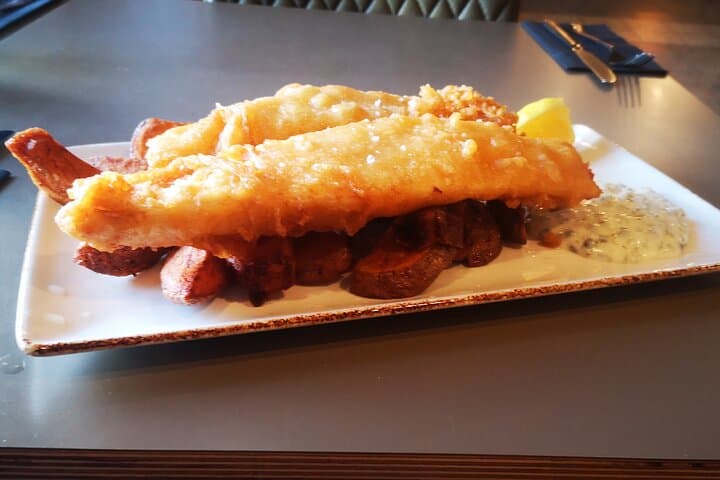 Tasty and Indulgent Food and Drink Tour in Edinburgh