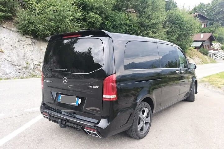Manchester Airport(MAN) to Liverpool- Round-Trip Private Transfer
