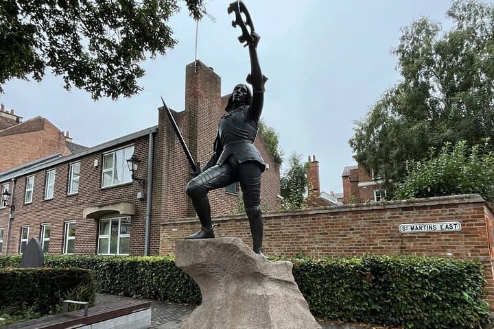 Statue of King Richard III