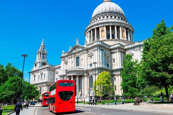Buckingham Palace & Crown Jewels of London Tour with River Cruise