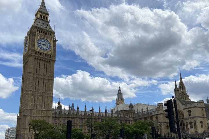 Self-Guided Tour of Westminster for Kids and Families in English