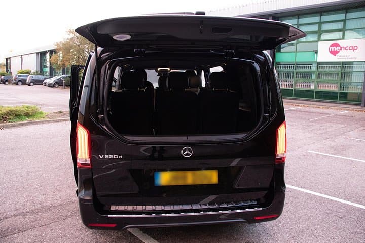 Luxury Transfer to and from Heathrow Airport (LHR) and London