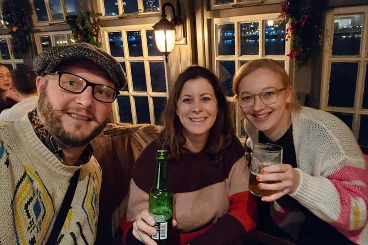 London Historical Pub Tour with Pilgrims and Pirates