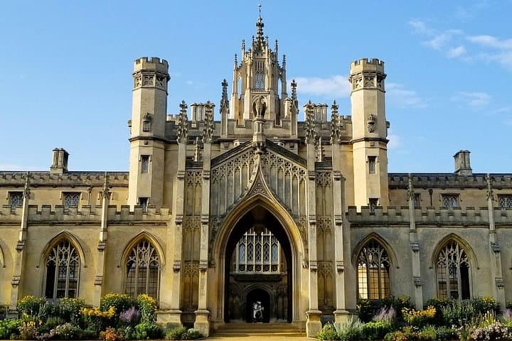 Bridges and Brilliance Cambridge UK Self Guided Tour with App