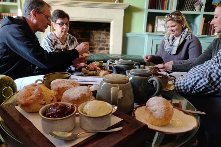 Afternoon cream tea