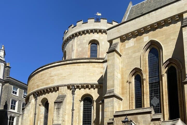 Medieval London Self-Guided Tour for Kids and Families in English