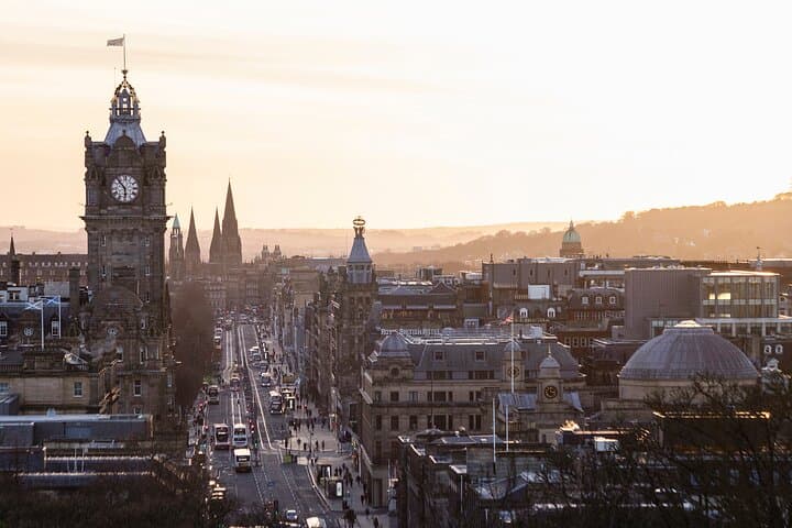 Edinburgh Private Walking Tour in English