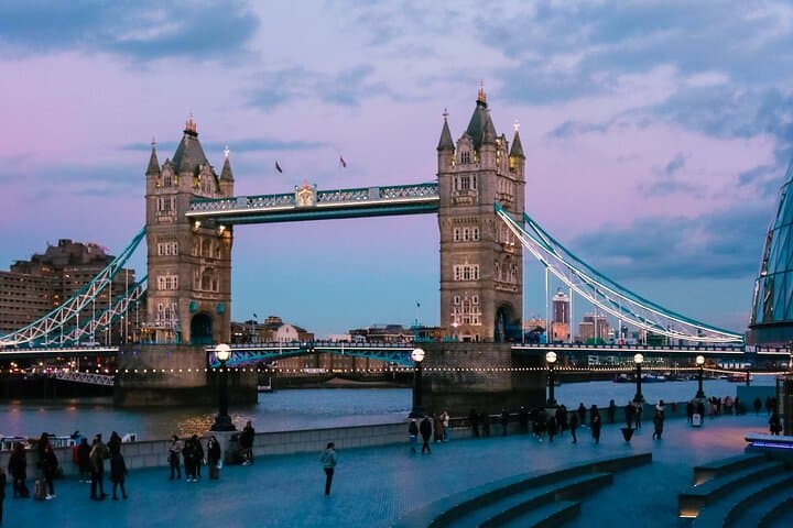London: Heathrow LHR Airport Private Transfer to/from City Center