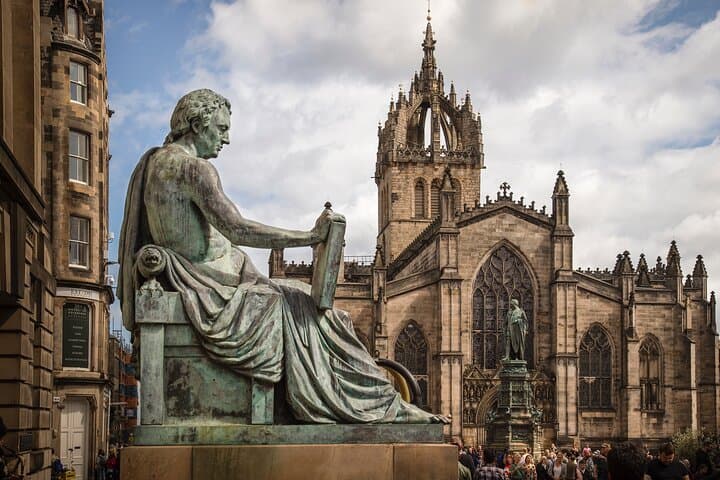Edinburgh Private Walking Tour in English