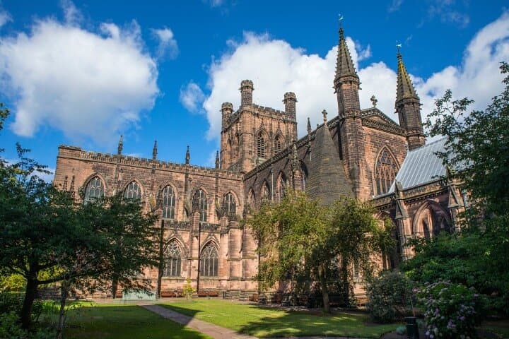 Chester City Walking Tour with an APP