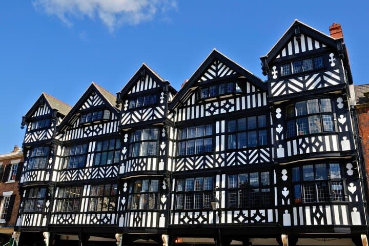 Chester City Walking Tour with an APP