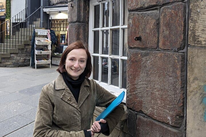 Private Walking Tour: Edinburgh Canongate and Royal Mile