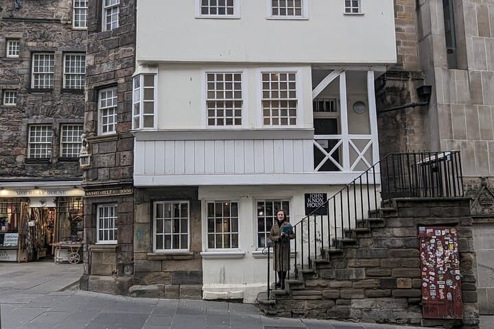 Private Walking Tour: Edinburgh Canongate and Royal Mile