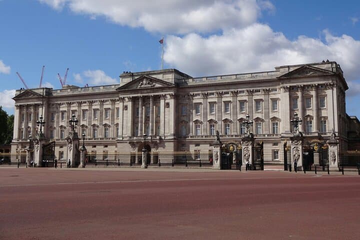 Royal London: Buckingham Palace & Westminster Guided Walking Tour