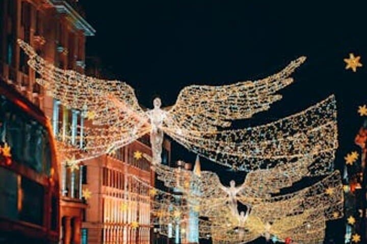 Christmas Lights and Holiday Sights Walking Tour in London