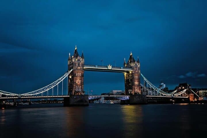 London Bridges at Night Private Illuminated Tour